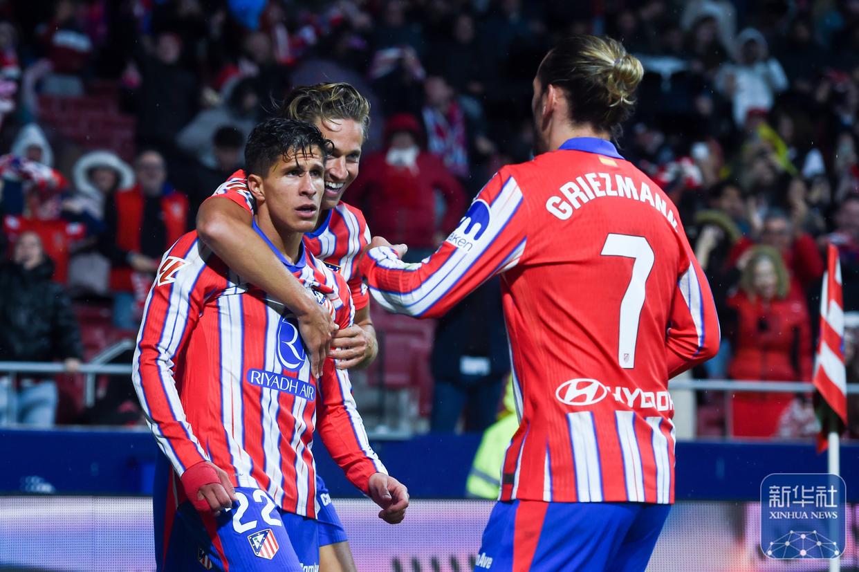 马德里竞技击败塞维利亚，西甲劲旅独占榜首