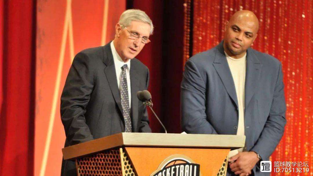 开云体育-传奇教练带领球队踏上复仇之路