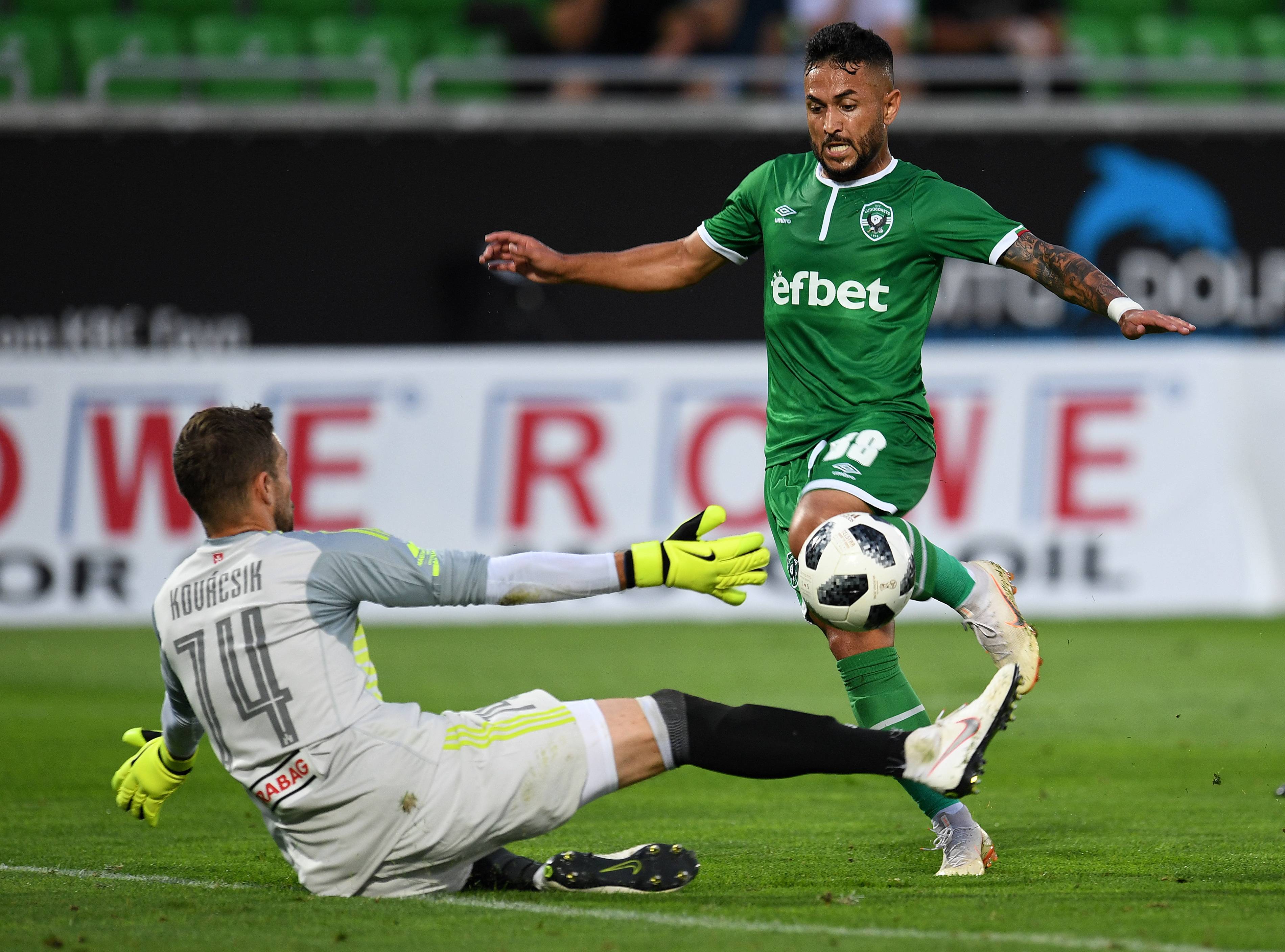 曼城战平尤文,遭遇老妇人铁壁封堵 曼城战平尤文,遭遇老妇人铁壁封堵